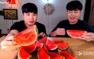 食堂情侣视频吃瓜,甜蜜瞬间引发网友热议