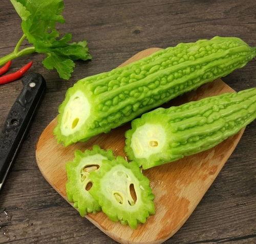 边看风景边吃瓜,悠然自得的生活时光