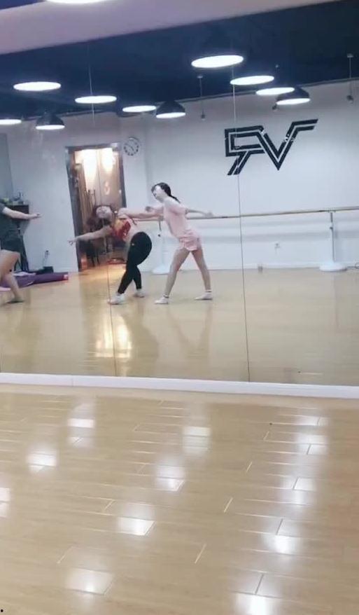 舞蹈学妹吃瓜视频