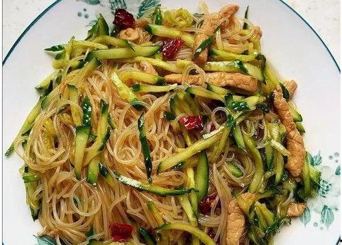 吃瓜拌粉丝,吃瓜拌粉丝，清爽一夏