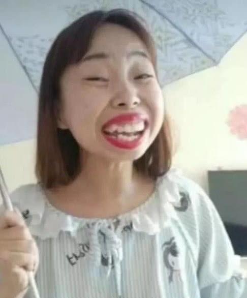 快手晨曦姐姐吃瓜